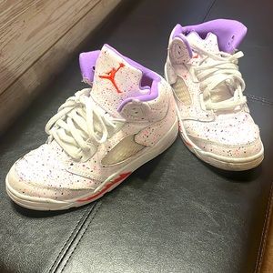 Jordans size 2.5 Youth